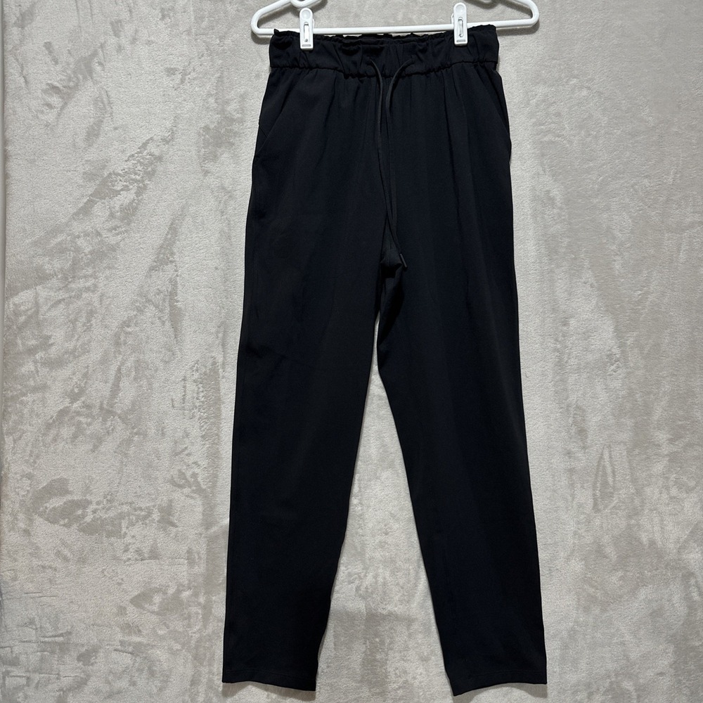 Lululemon On The Fly Crop Black Pants Elastic Waist Women's Size 4